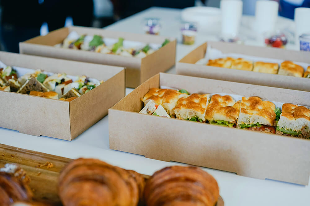 Packaging des sandwichs et salades
